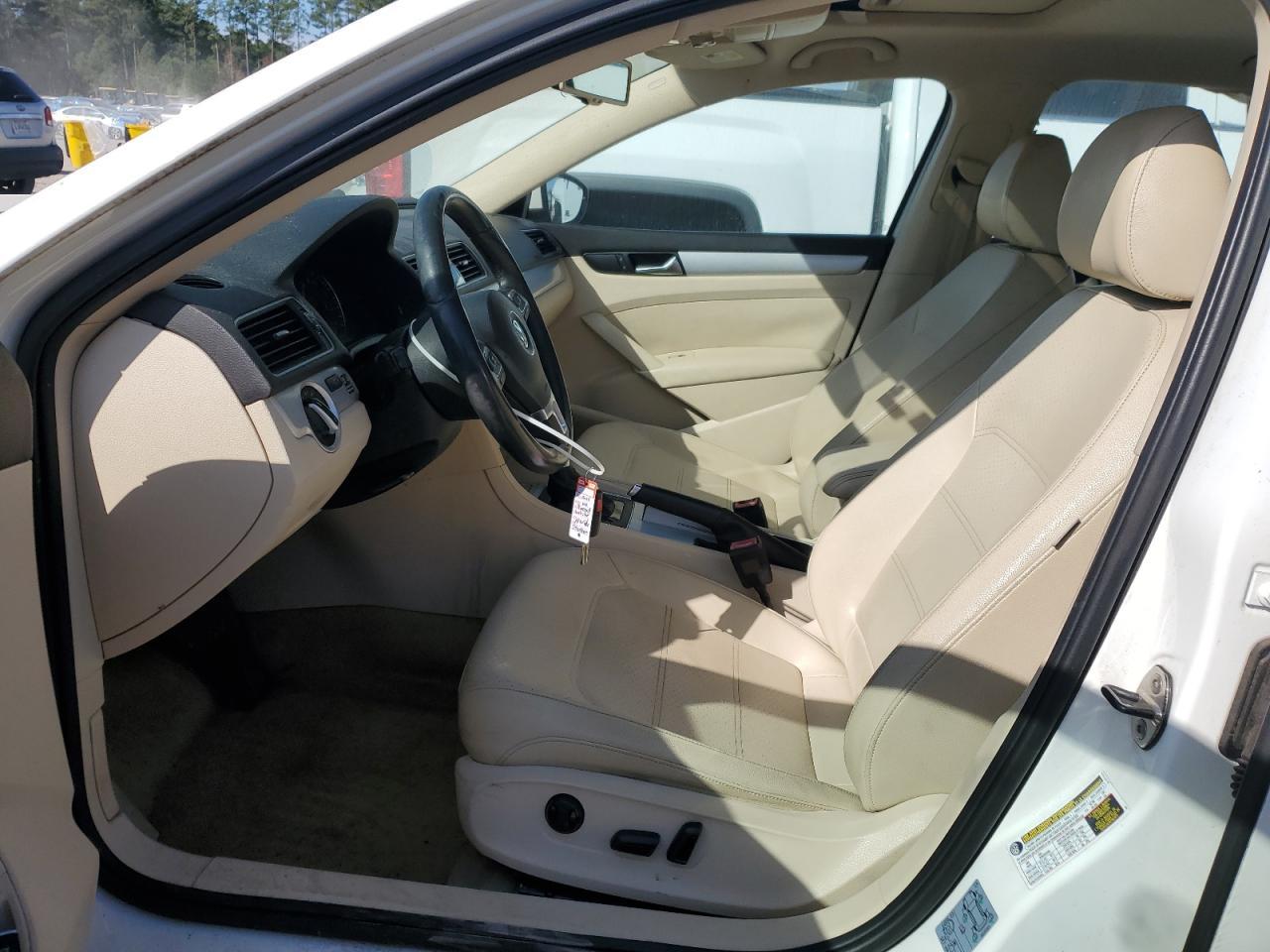 2012 Volkswagen Passat Se - Image 7