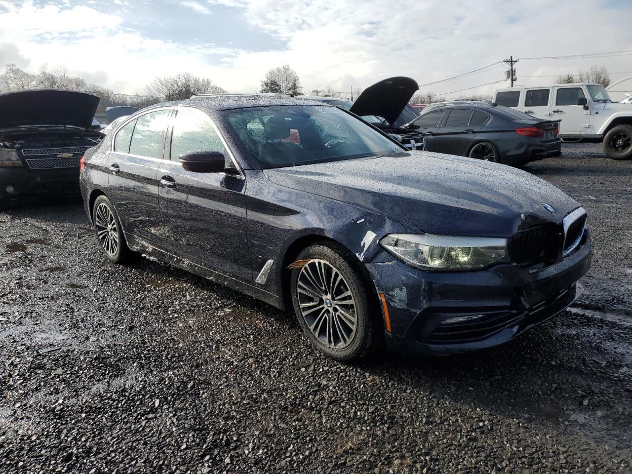 2018 BMW 530 Xi - Image 4