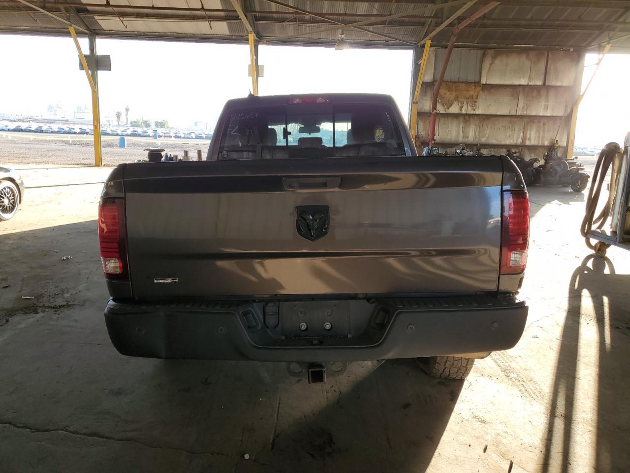 2020 Ram 1500 Classic Warlock - Фото 6