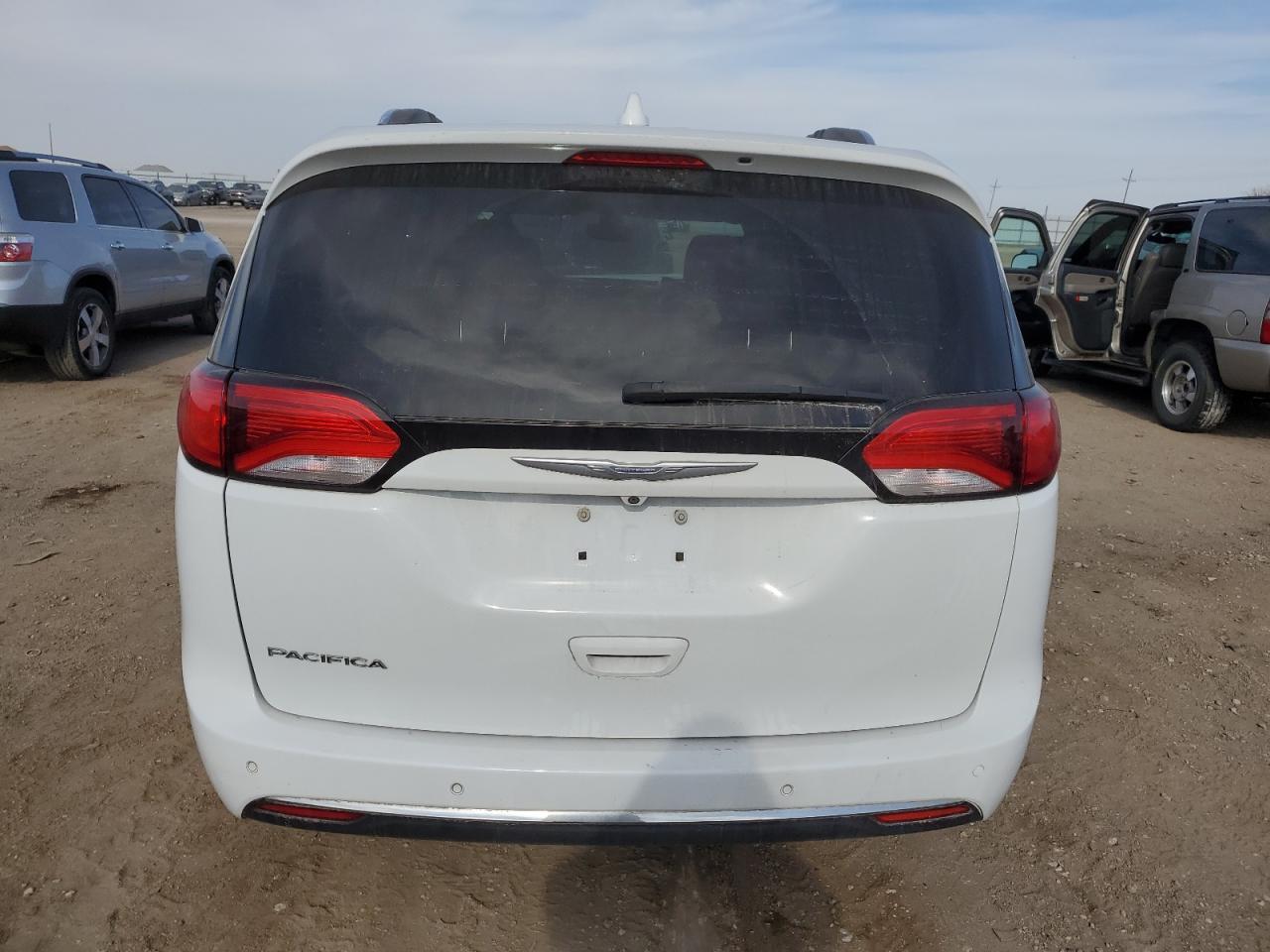2017 Chrysler Pacifica Touring L Plus - Image 6