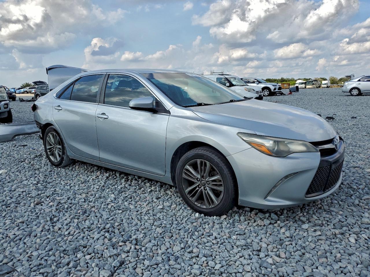 2017 Toyota Camry Le - Фото 4