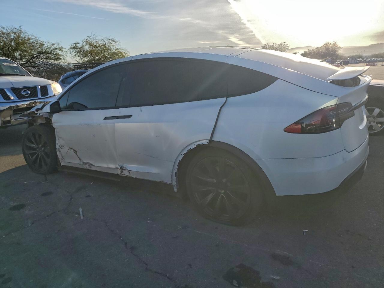 2022 Tesla Model X - Фото 2