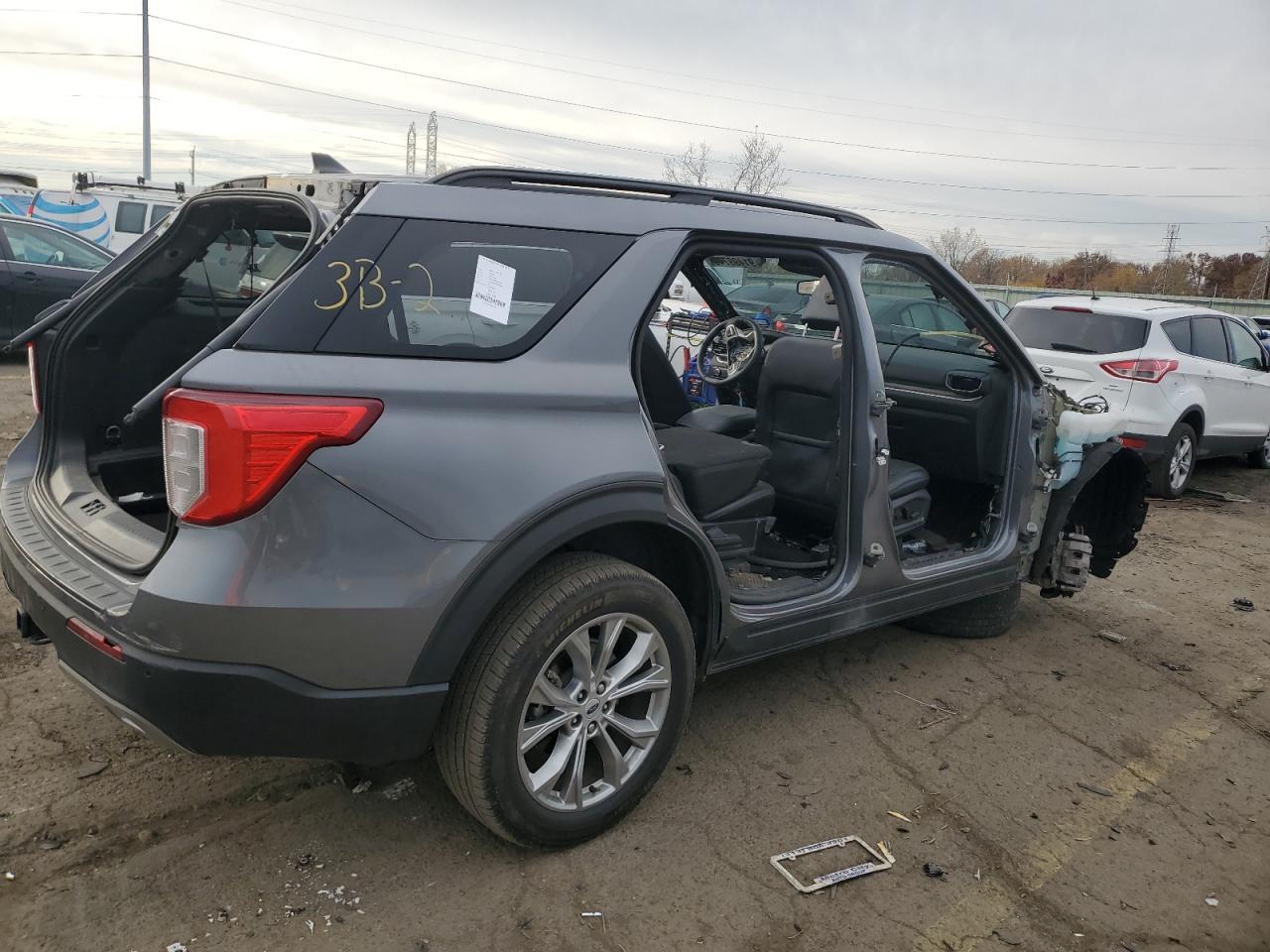 2023 Ford Explorer Xlt - Image 3