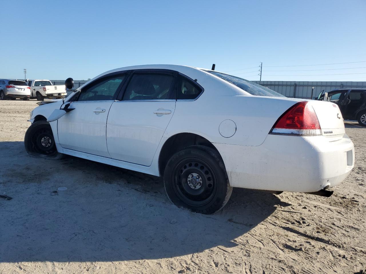 2015 Chevrolet Impala Limited Police - Фото 2