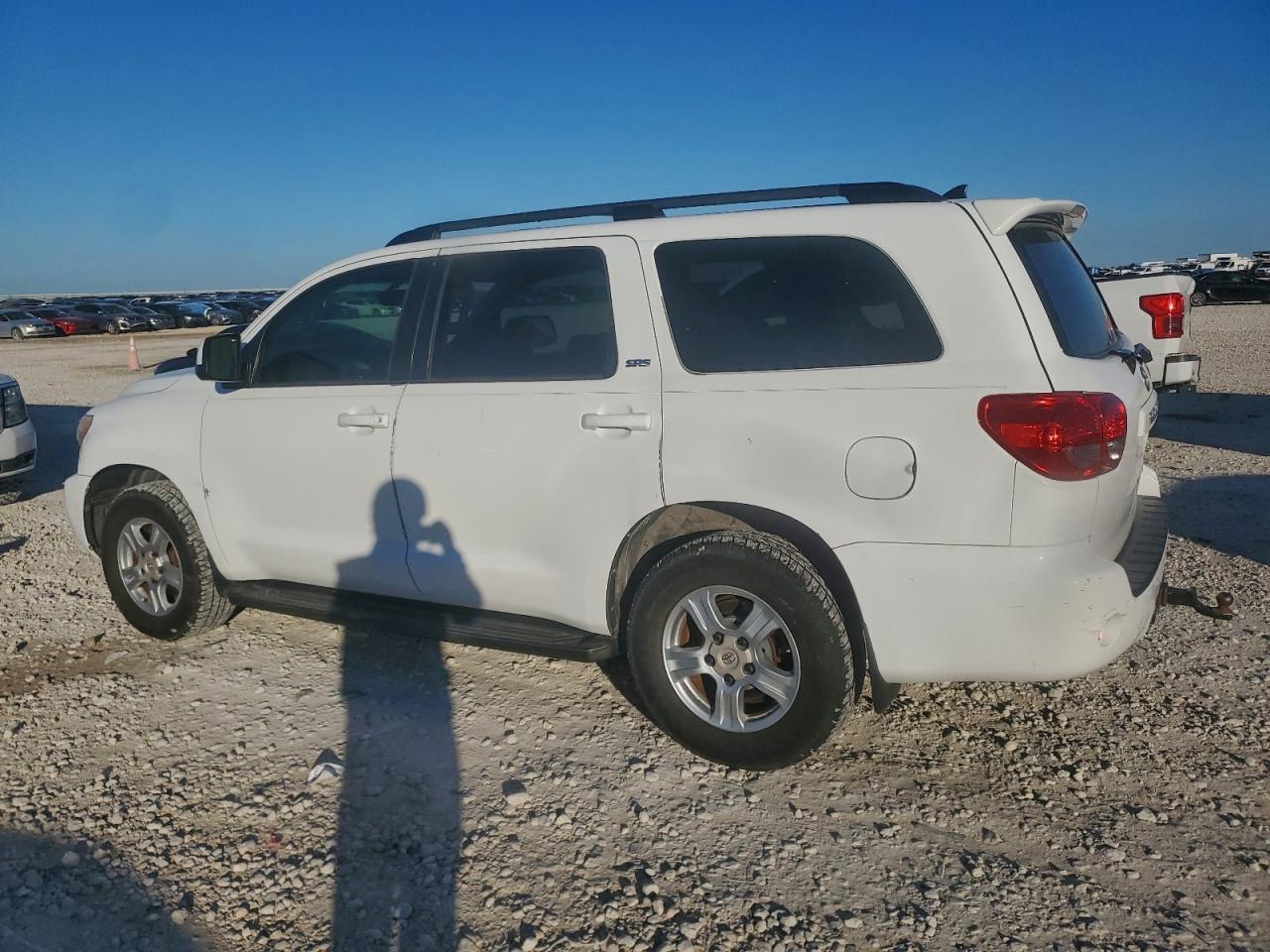 2013 Toyota Sequoia Sr5 - Image 2