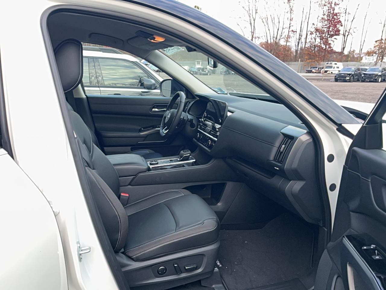 2024 Nissan Pathfinder Sl - Фото 5