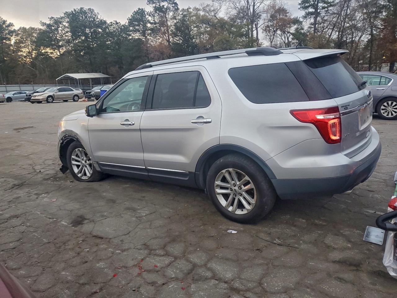 2015 Ford Explorer Xlt - Image 2