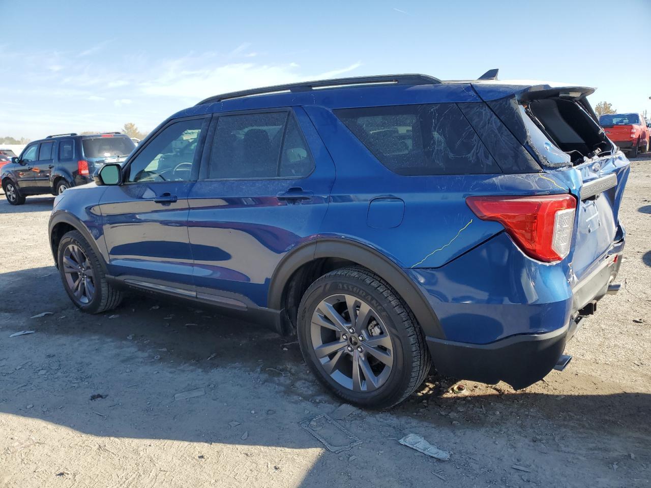 2022 Ford Explorer Xlt - Фото 2