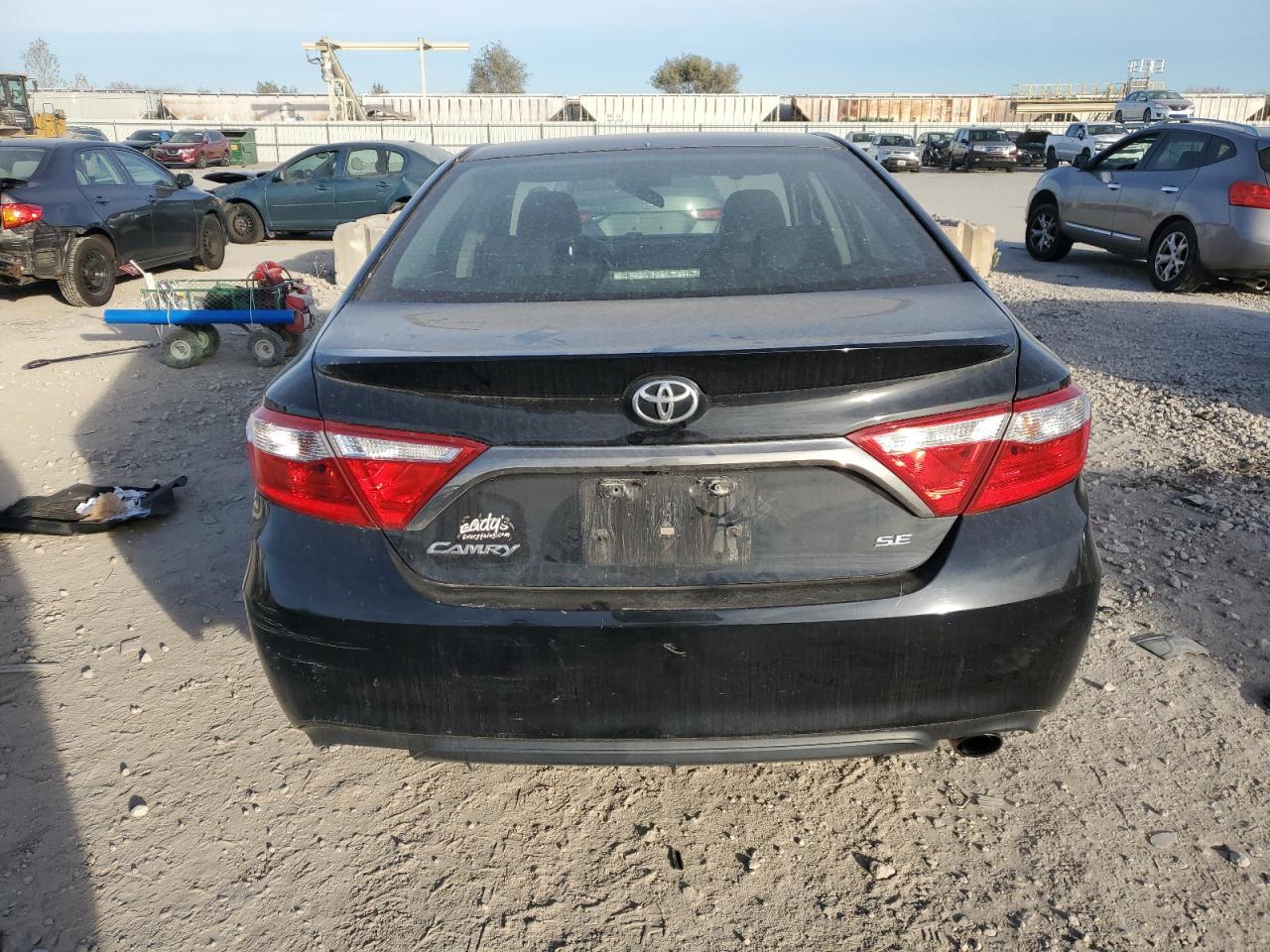 2017 Toyota Camry Le - Фото 6