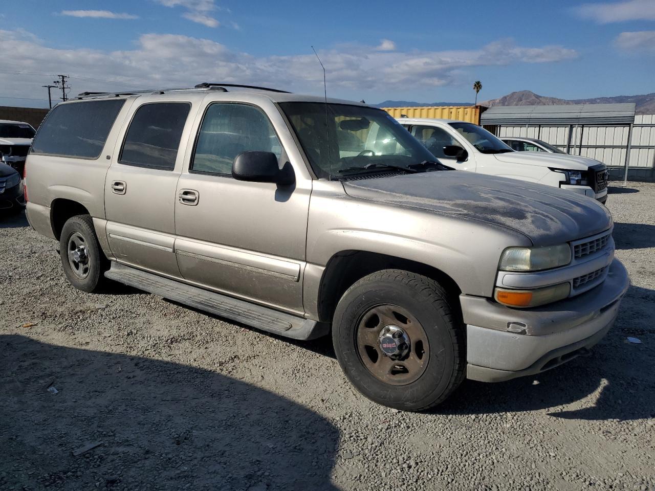2002 Chevrolet Suburban C1500 - Image 4