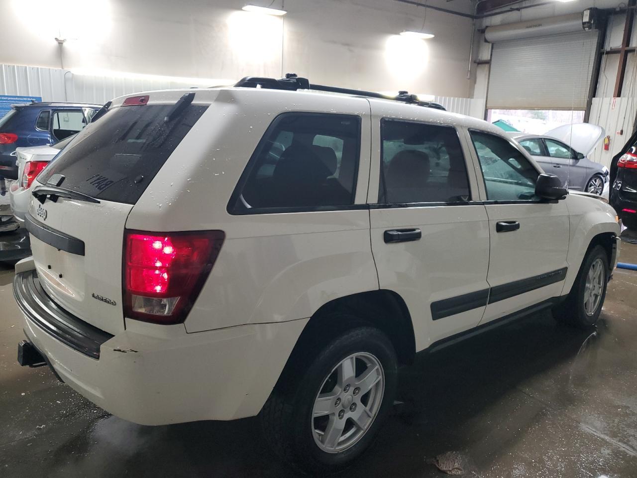 2005 Jeep Grand Cherokee Laredo - Image 3