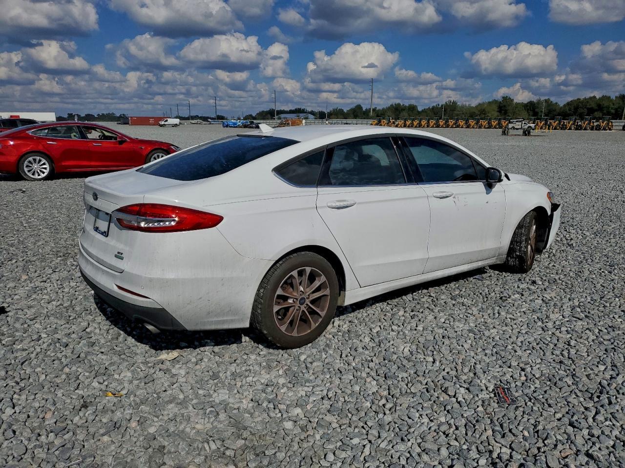 2020 Ford Fusion Se - Фото 3