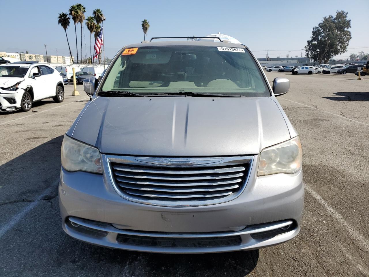 2014 Chrysler Town & Country Touring - Фото 5