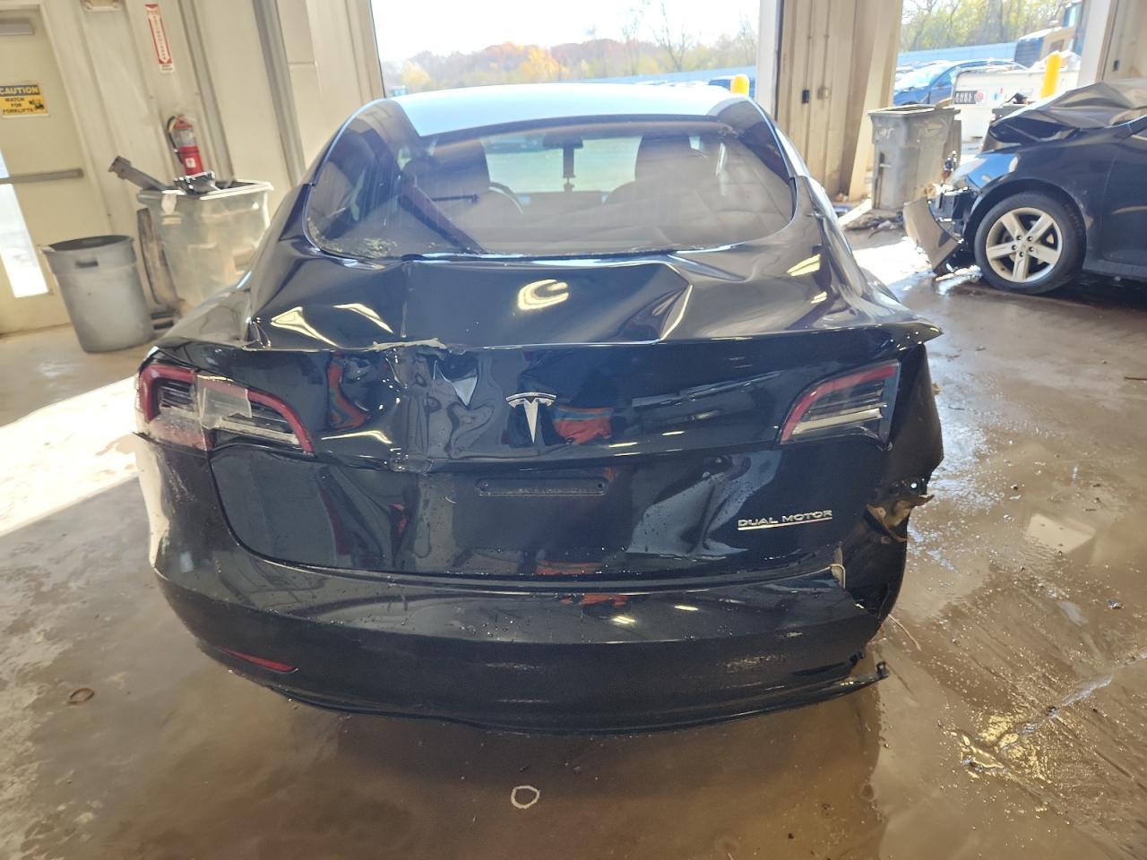 2019 Tesla Model 3 - Фото 6