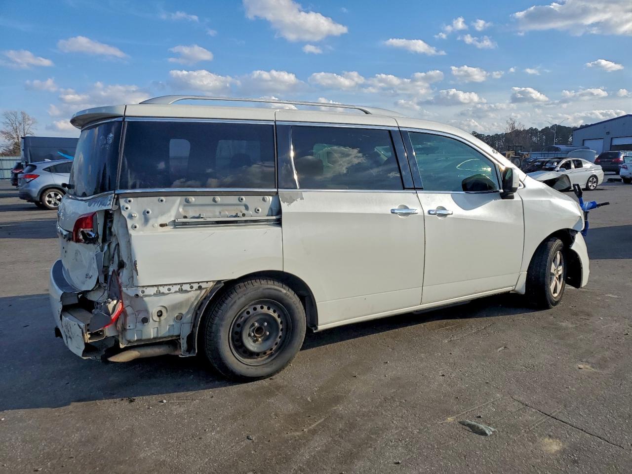 2015 Nissan Quest S - Фото 3