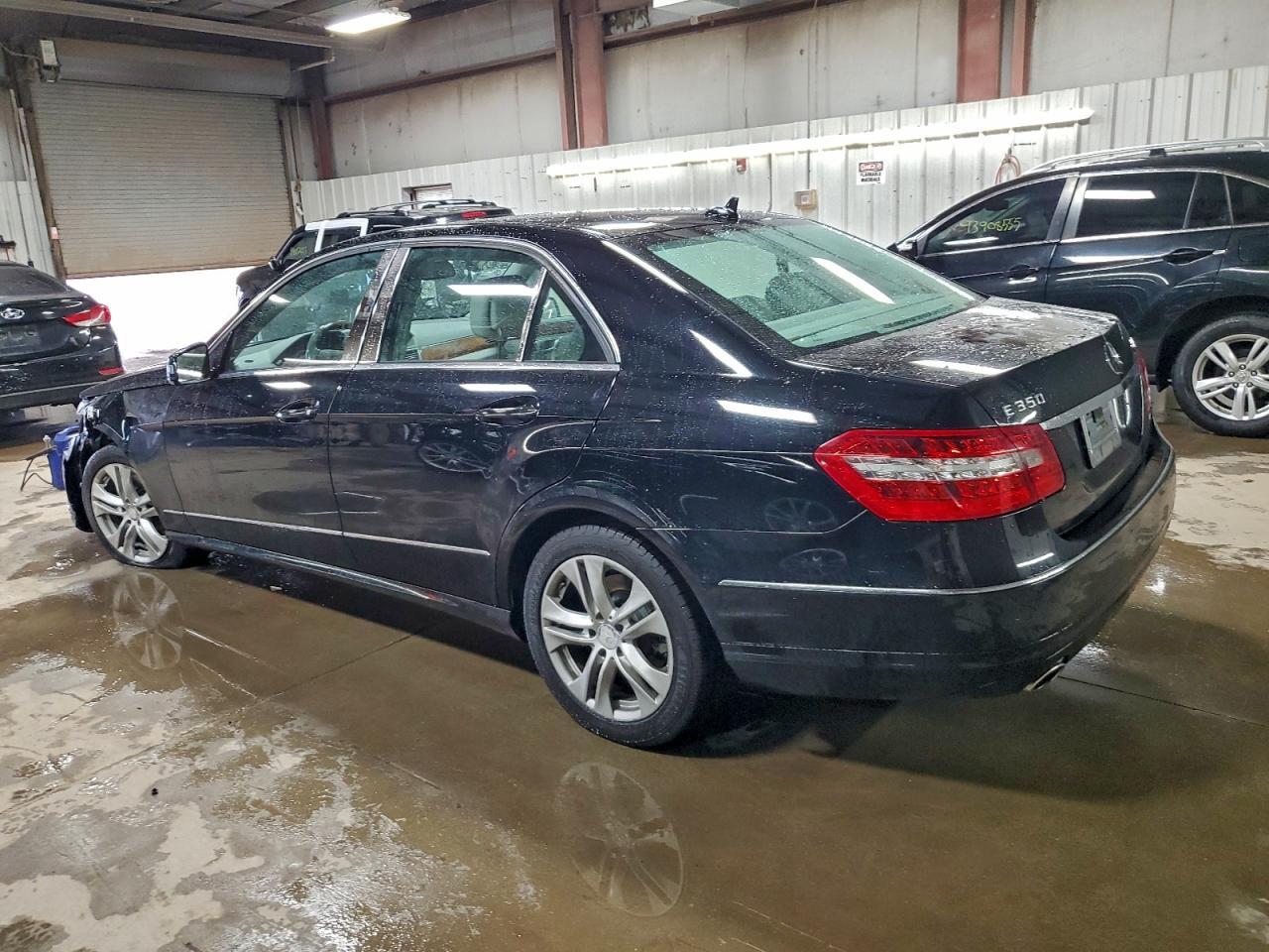 2011 Mercedes-Benz E 350 4Matic - Фото 2