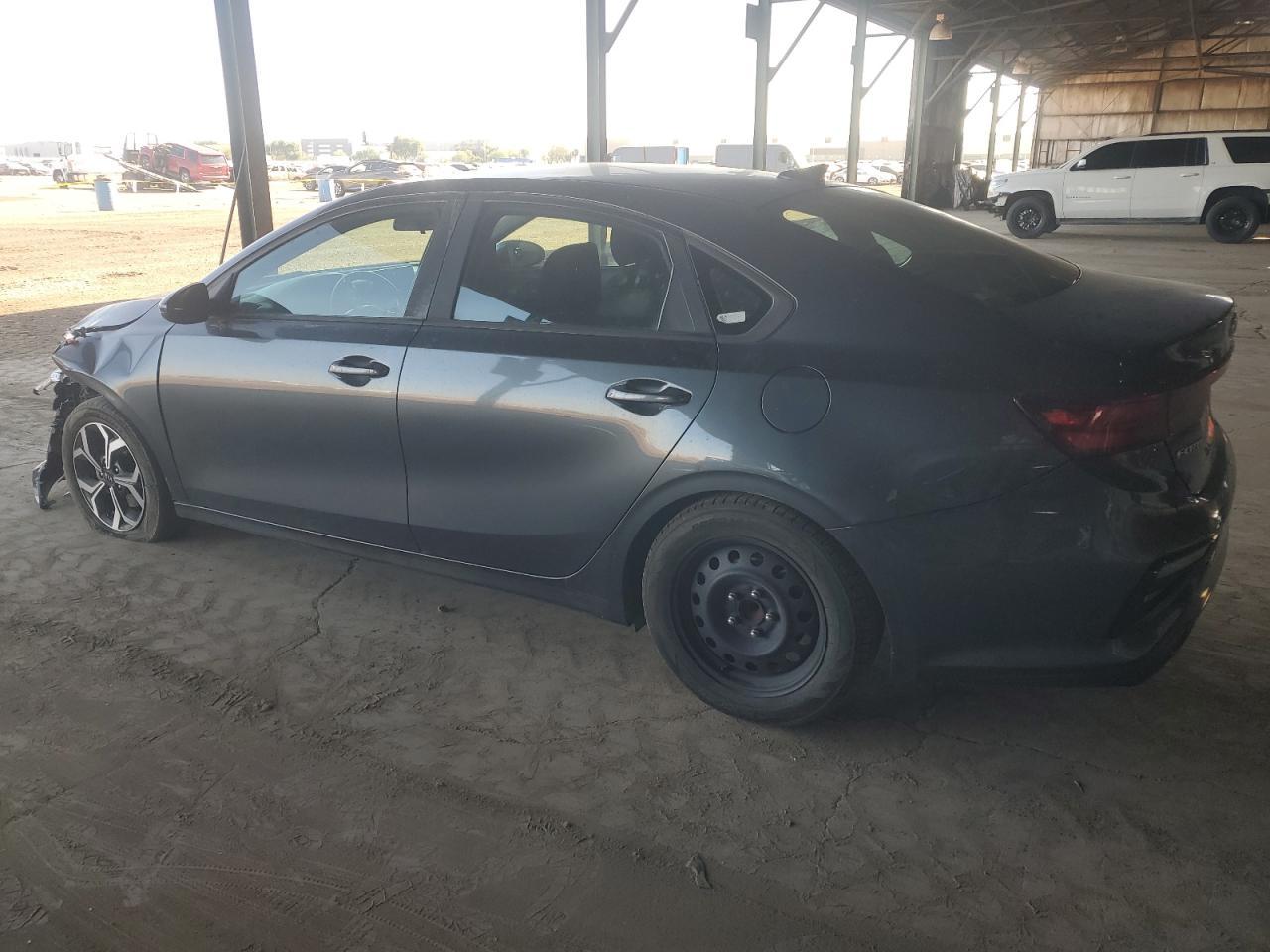 2019 Kia Forte Lxs - Фото 2