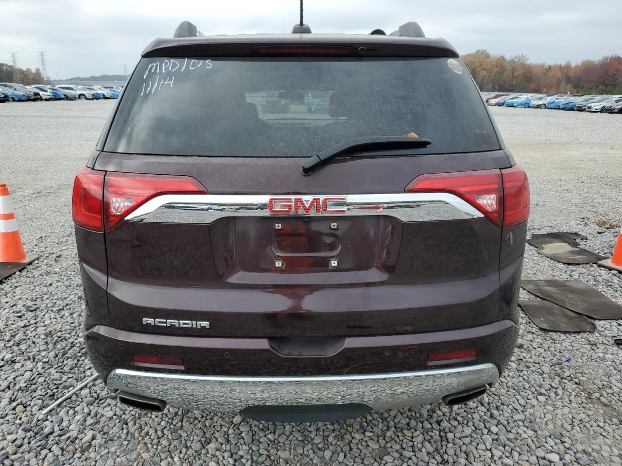 2017 GMC Acadia Denali - Фото 6