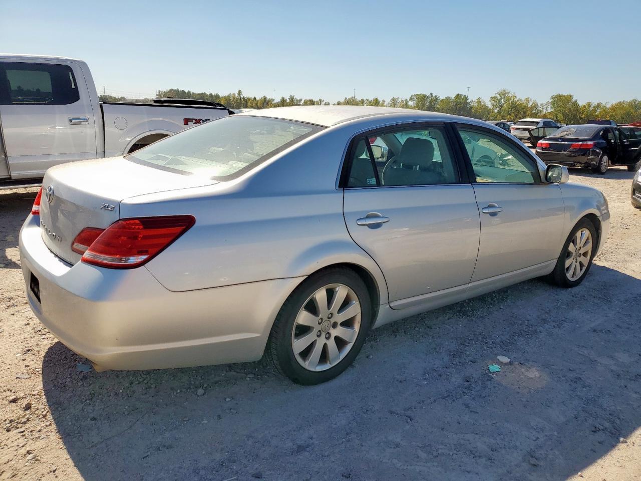 2006 Toyota Avalon - Фото 3