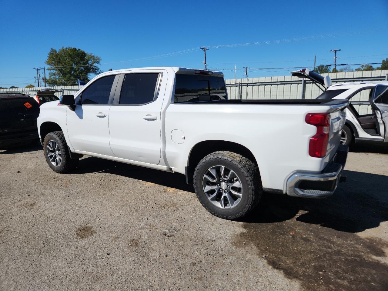 2020 Chevrolet Silverado K1500 Lt - Image 2
