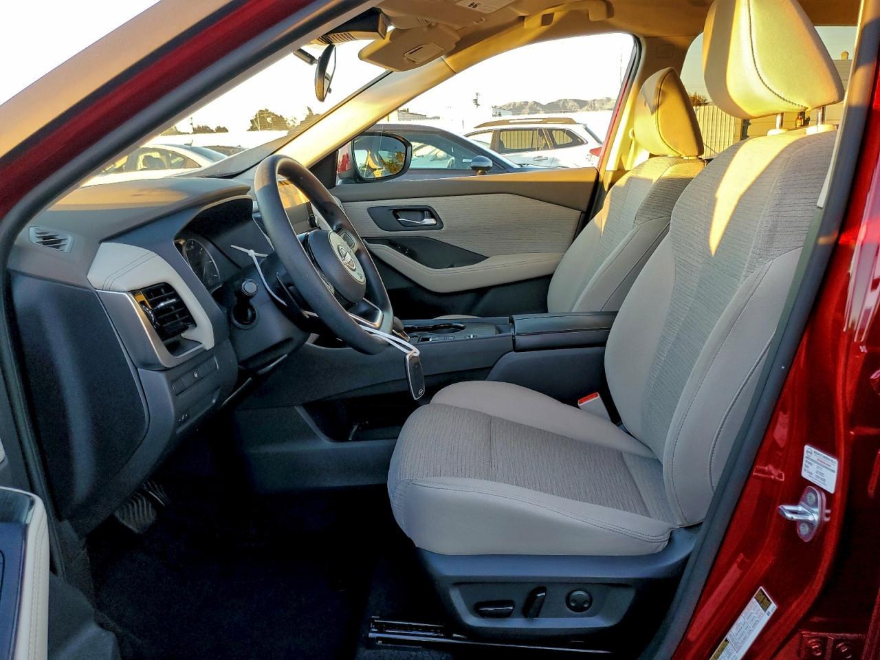 2023 Nissan Rogue - Image 7