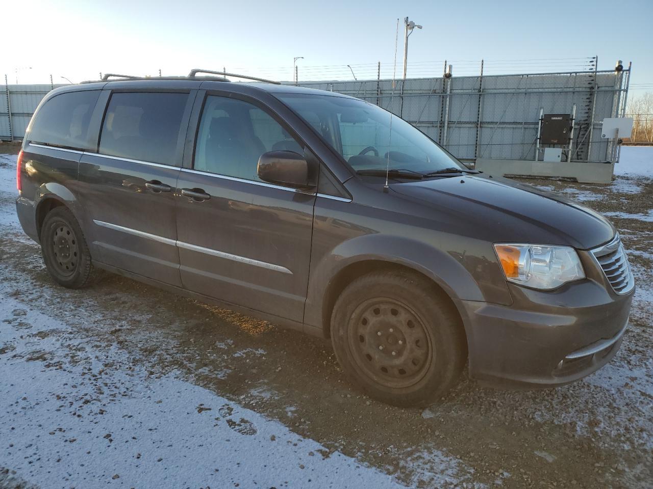 2015 Chrysler Town & Country Touring - Фото 4