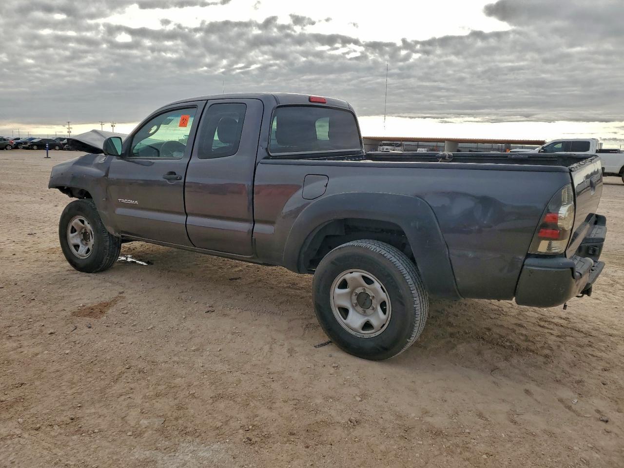 2011 Toyota Tacoma Prerunner Access Cab - Image 2