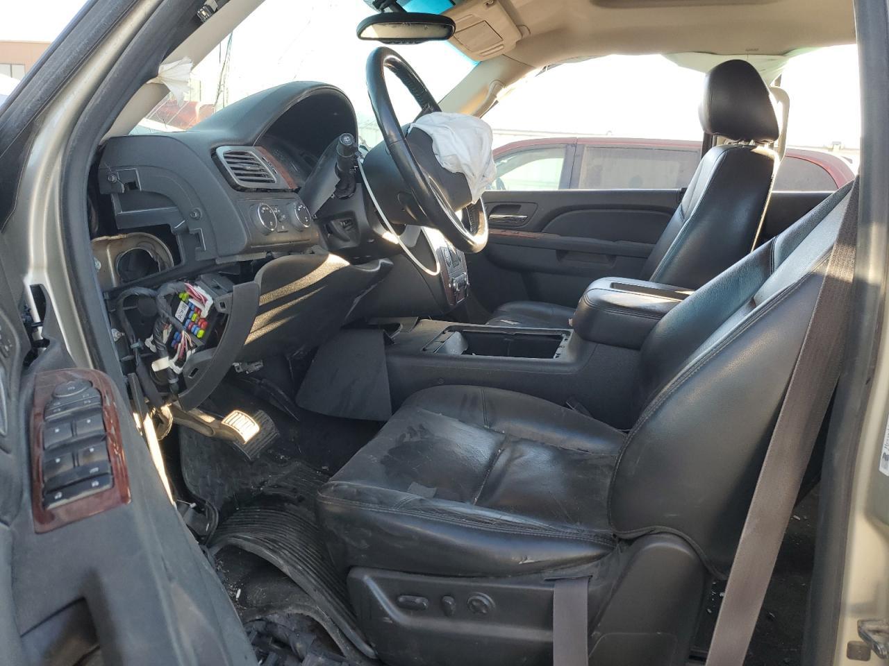 2014 Chevrolet Suburban K1500 Ltz - Image 7