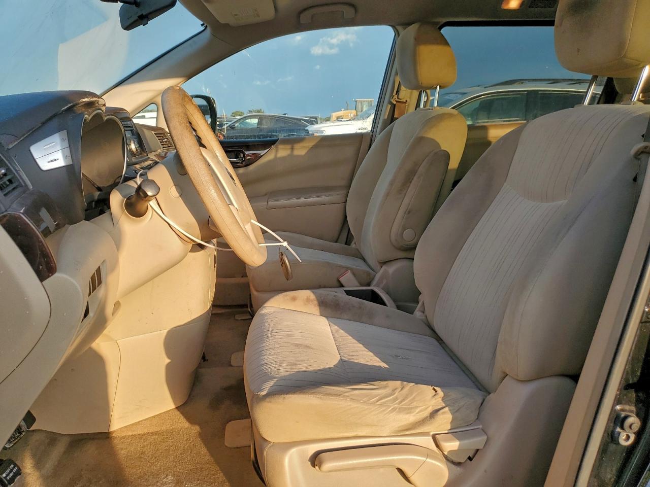 2012 Nissan Quest S - Фото 7