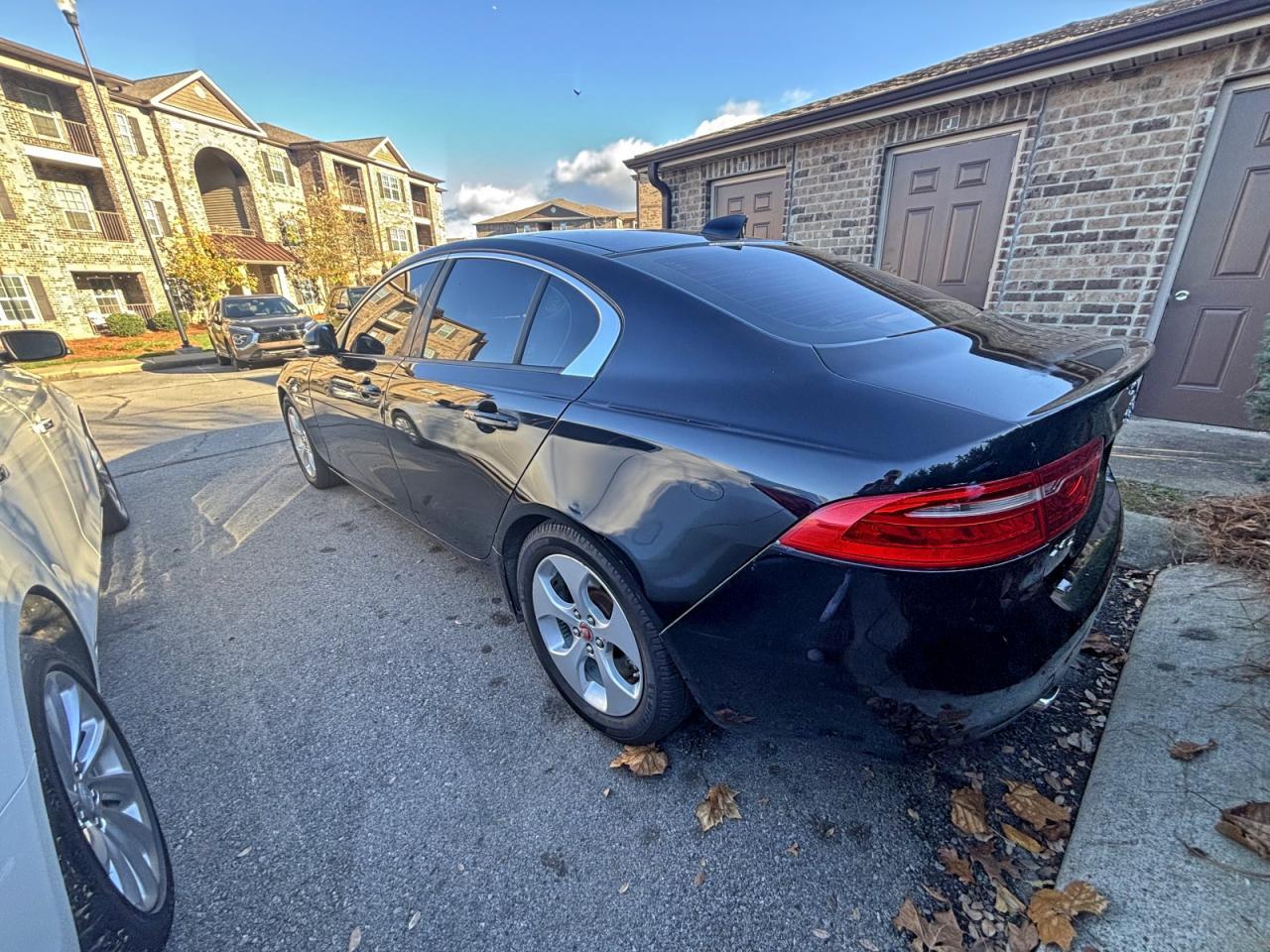 2017 Jaguar Xe - Image 3