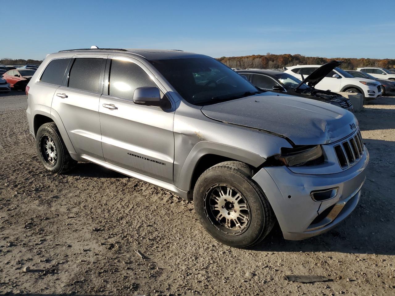 2015 Jeep Grand Cherokee Overland - Image 4