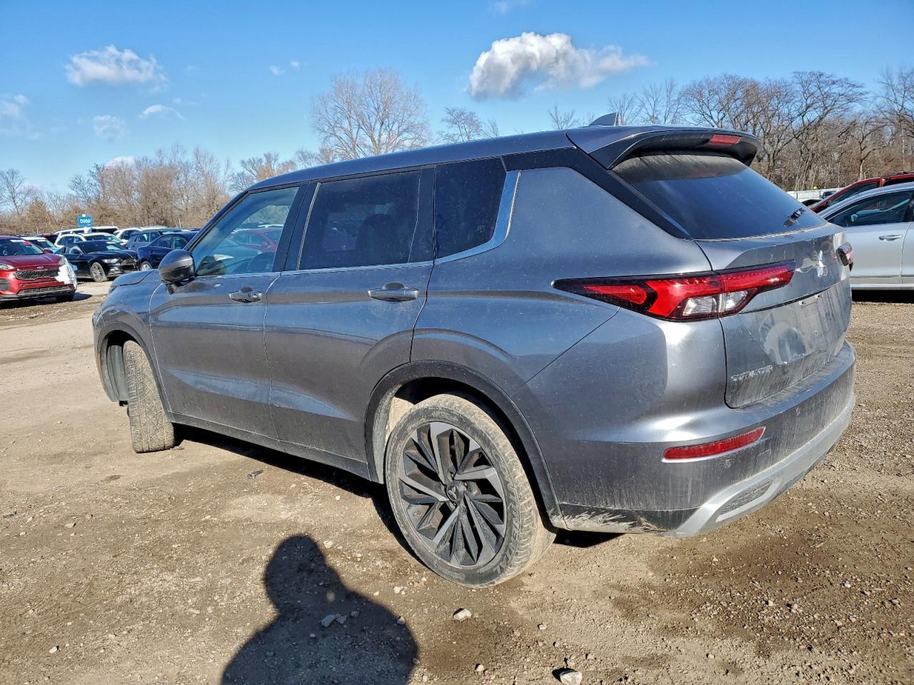 2022 Mitsubishi Outlander Se - Фото 2
