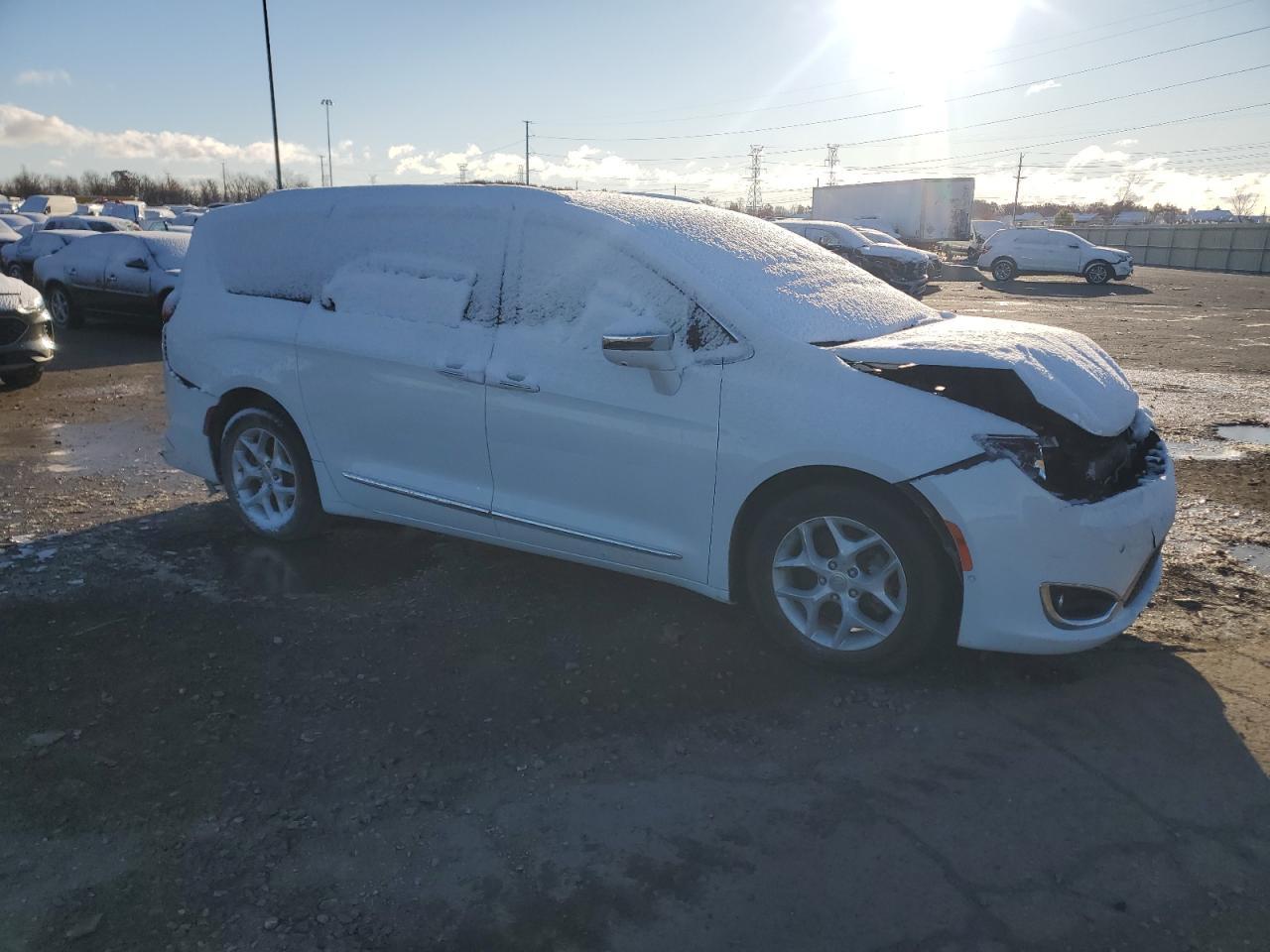 2020 Chrysler Pacifica Limited - Image 4