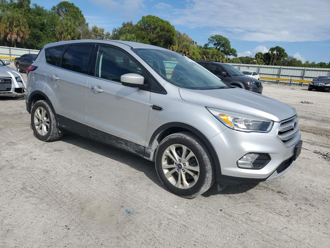 2019 Ford Escape Se - Image 4