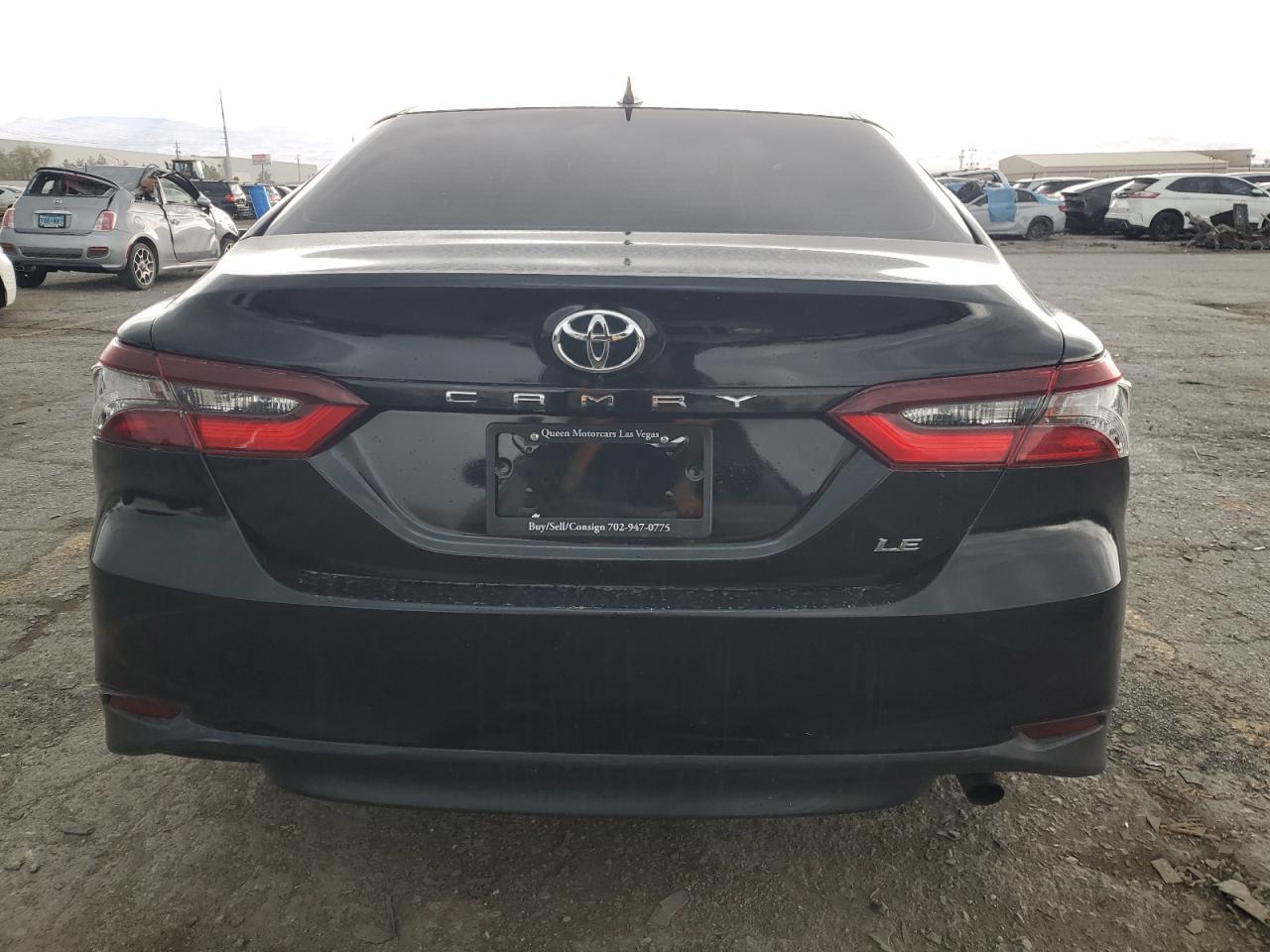 2022 Toyota Camry Le - Фото 6