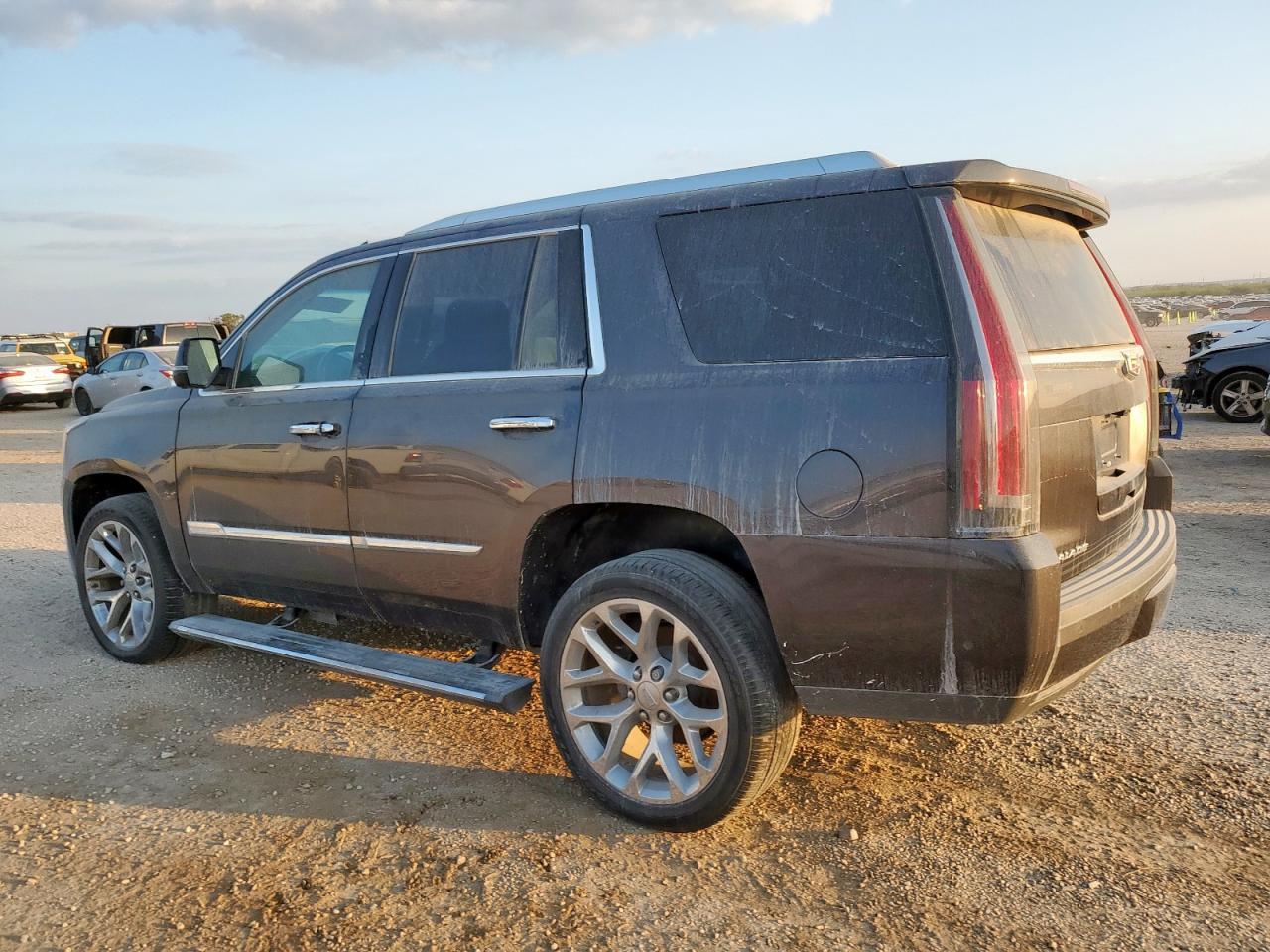 2017 Cadillac Escalade Premium Luxury - Фото 2