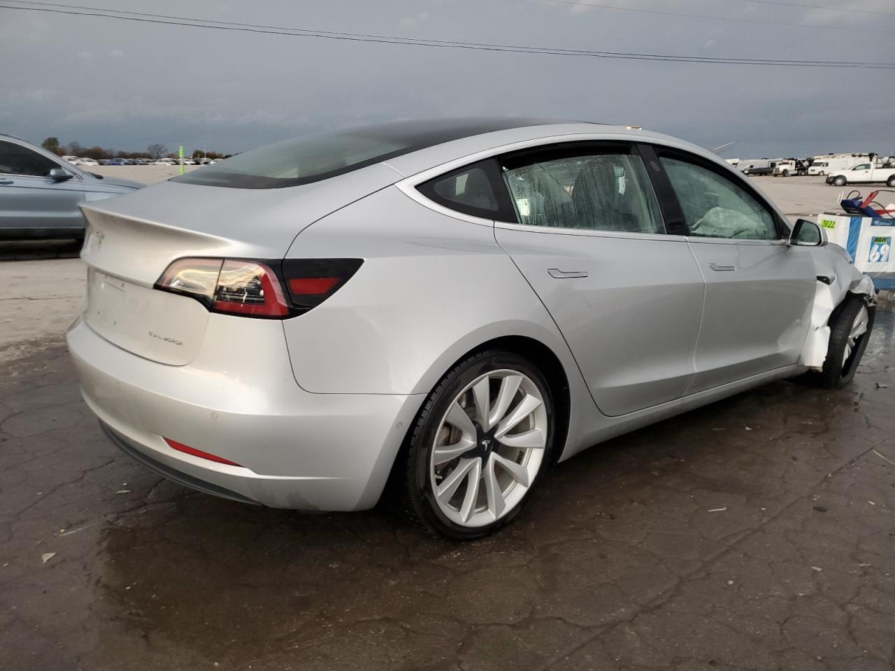 2018 Tesla Model 3 - Фото 3