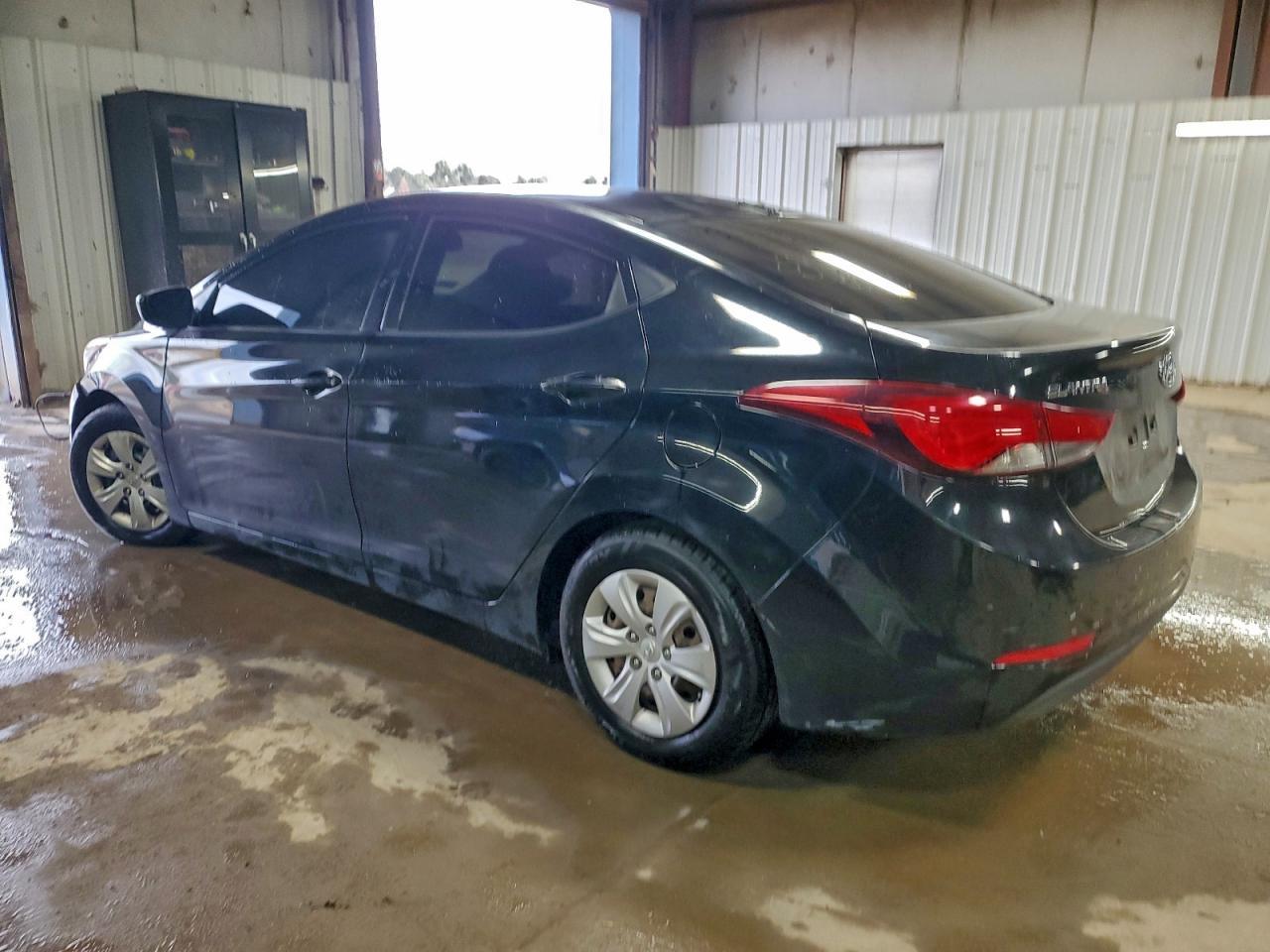 2016 Hyundai Elantra Se - Image 2
