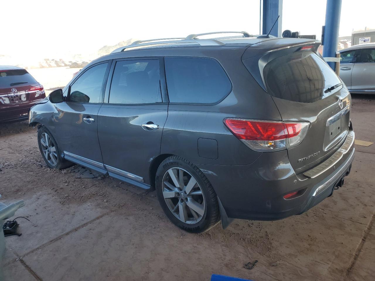 2015 Nissan Pathfinder S - Фото 2