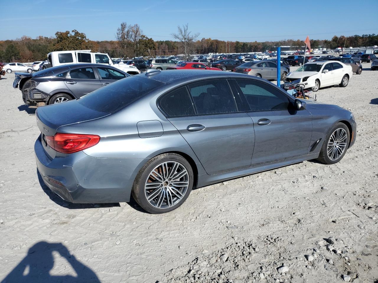 2019 BMW 530 Xi - Image 3