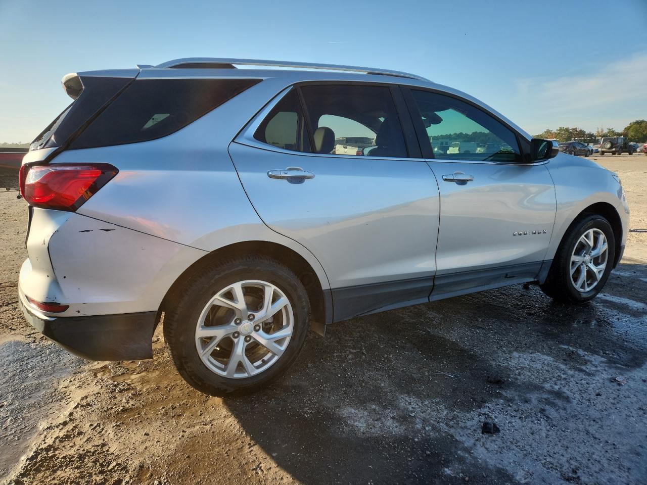 2018 Chevrolet Equinox Premier - Image 3