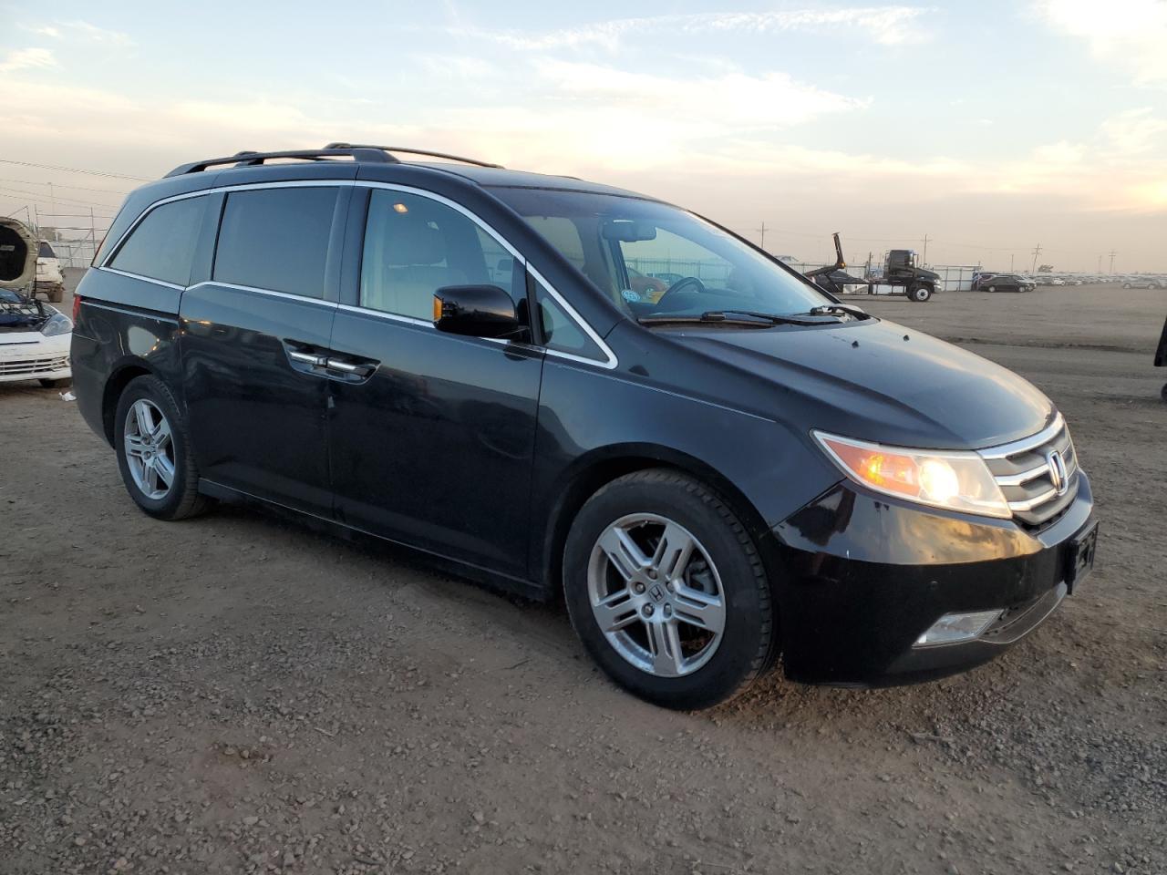 2011 Honda Odyssey Touring - Image 4