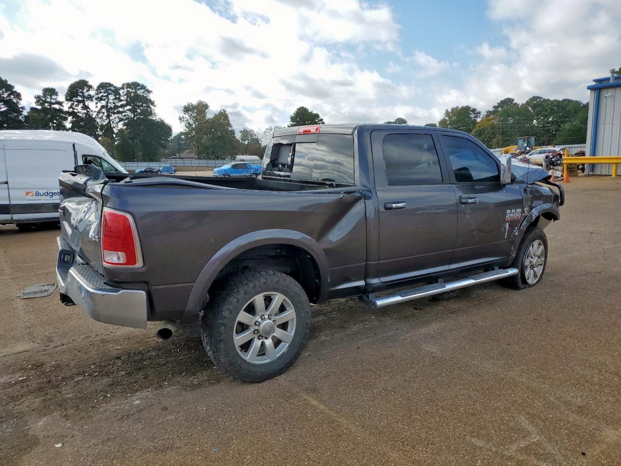 2016 Ram 2500 Laramie - Image 3