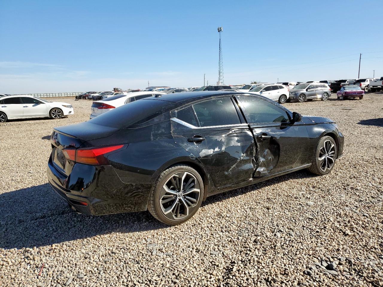 2023 Nissan Altima Sr - Фото 3