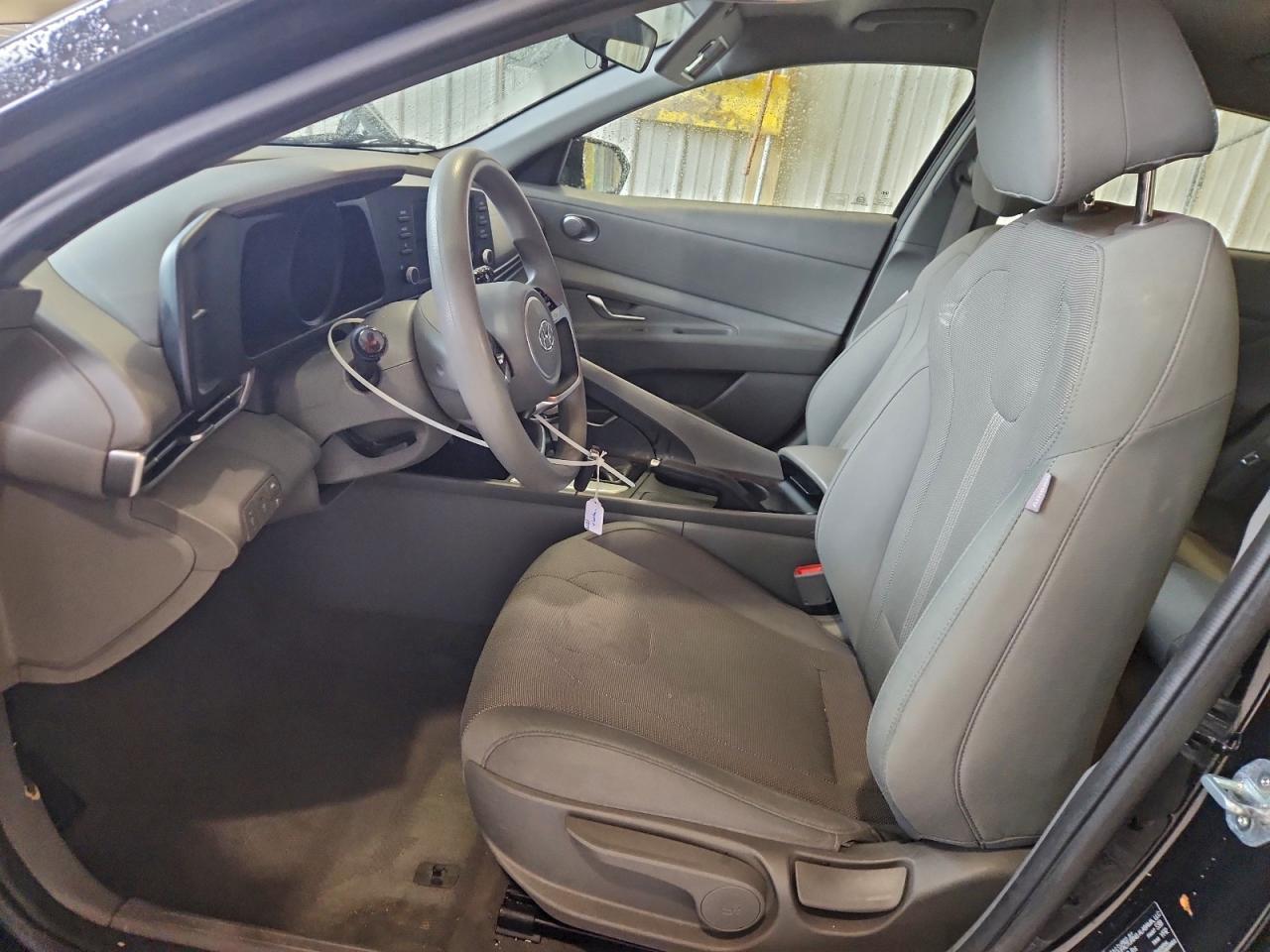 2021 Hyundai Elantra Se - Image 7