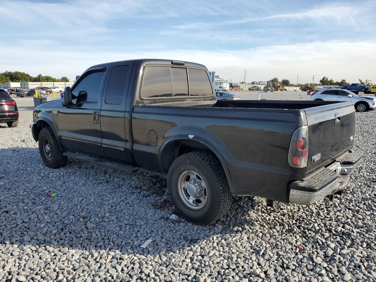 2001 Ford F250 Super Duty - Image 2
