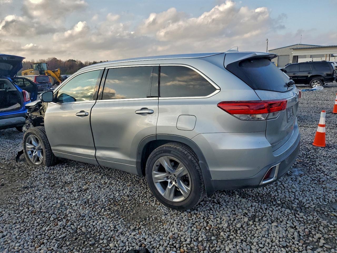 2018 Toyota Highlander Limited - Фото 2