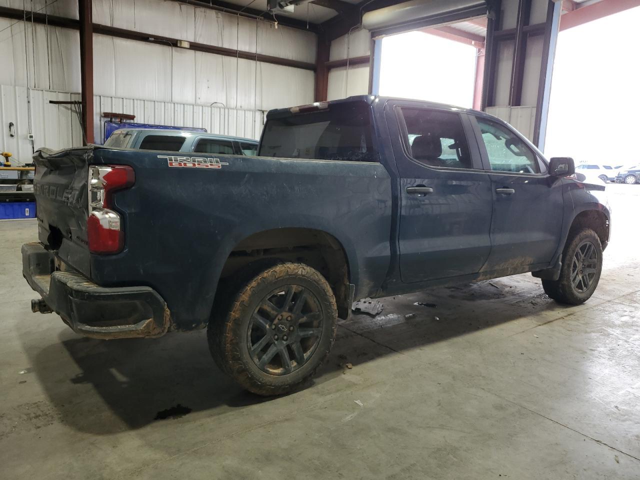 2022 Chevrolet Silverado K1500 Trail Boss Custom - Фото 3