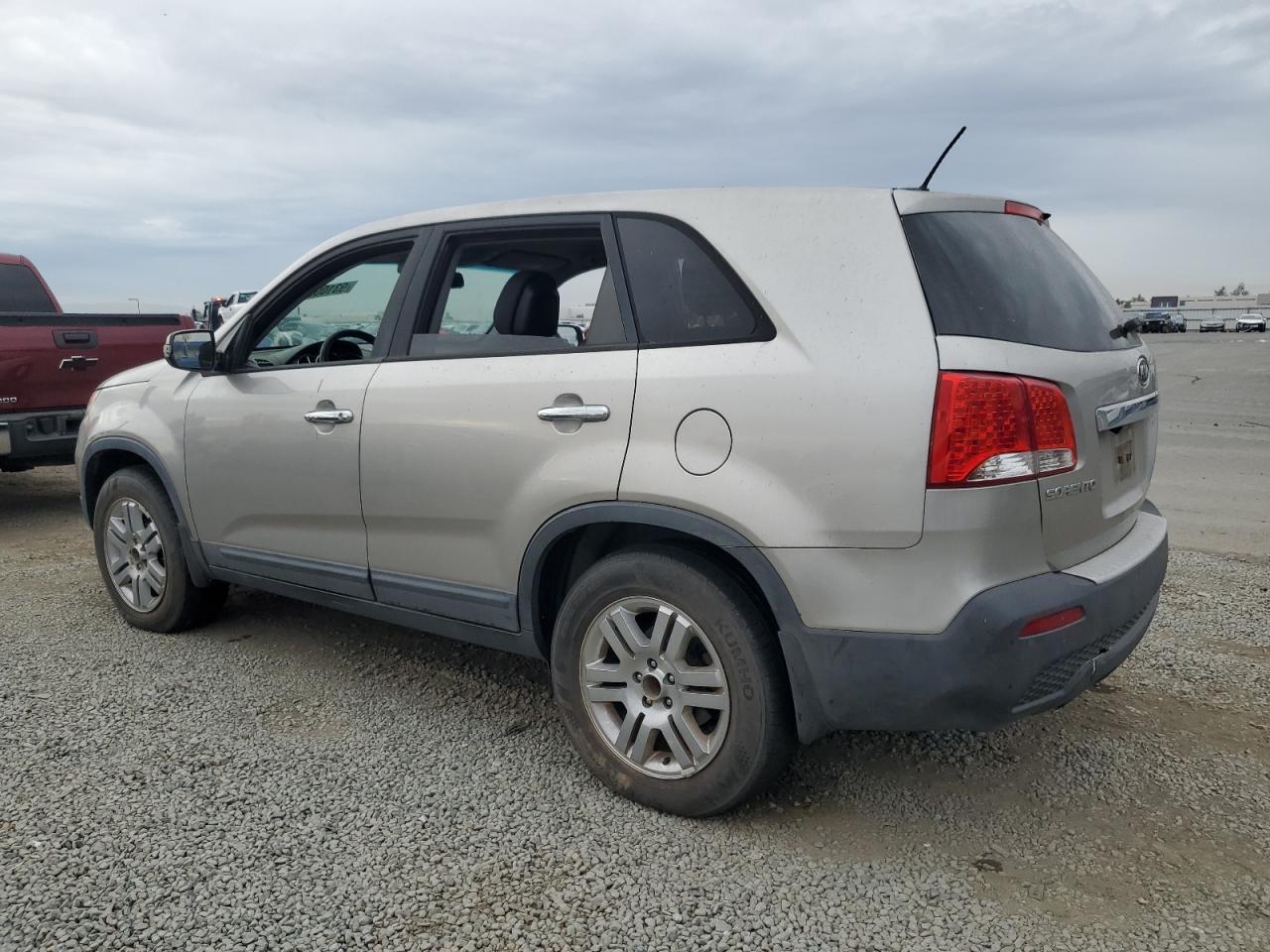 2013 Kia Sorento Lx - Image 2