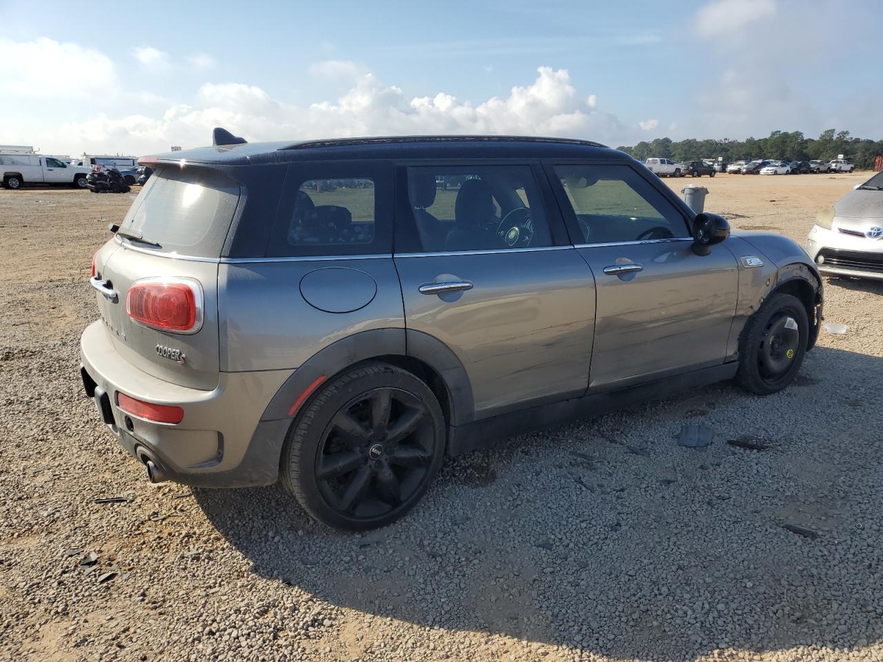 2016 Mini Cooper S Clubman - Image 3